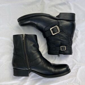 Frye Vicky 6 leather boots (IOB)
